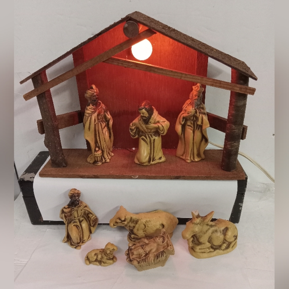 Vintage 9 pc Christmas Nativities & Wooden Stable Occupied Japan Miniature
